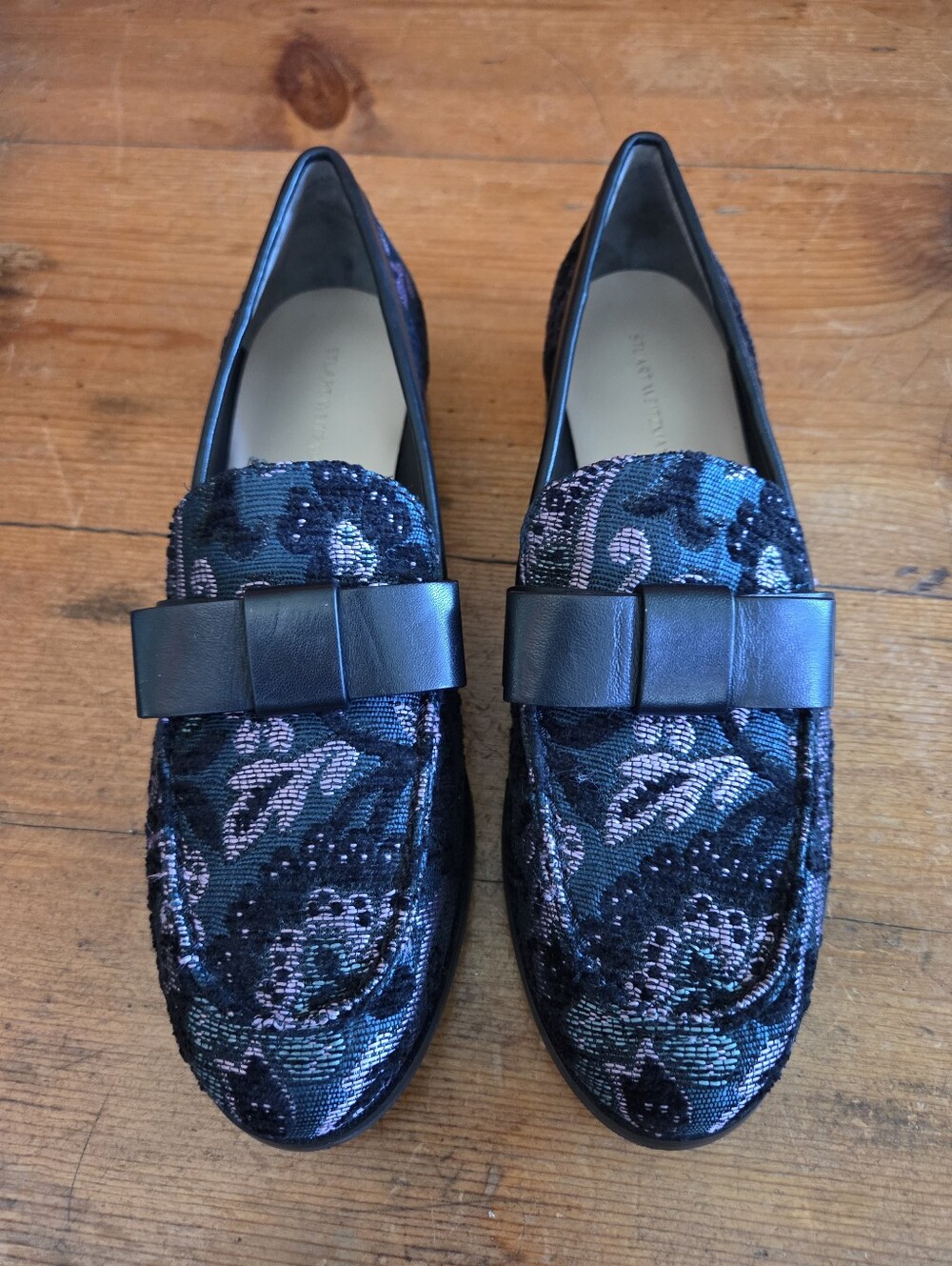 Stuart Weitzman Bowtie Floral Jacquard Pattern Black Leather Fabric Loafer 7.5